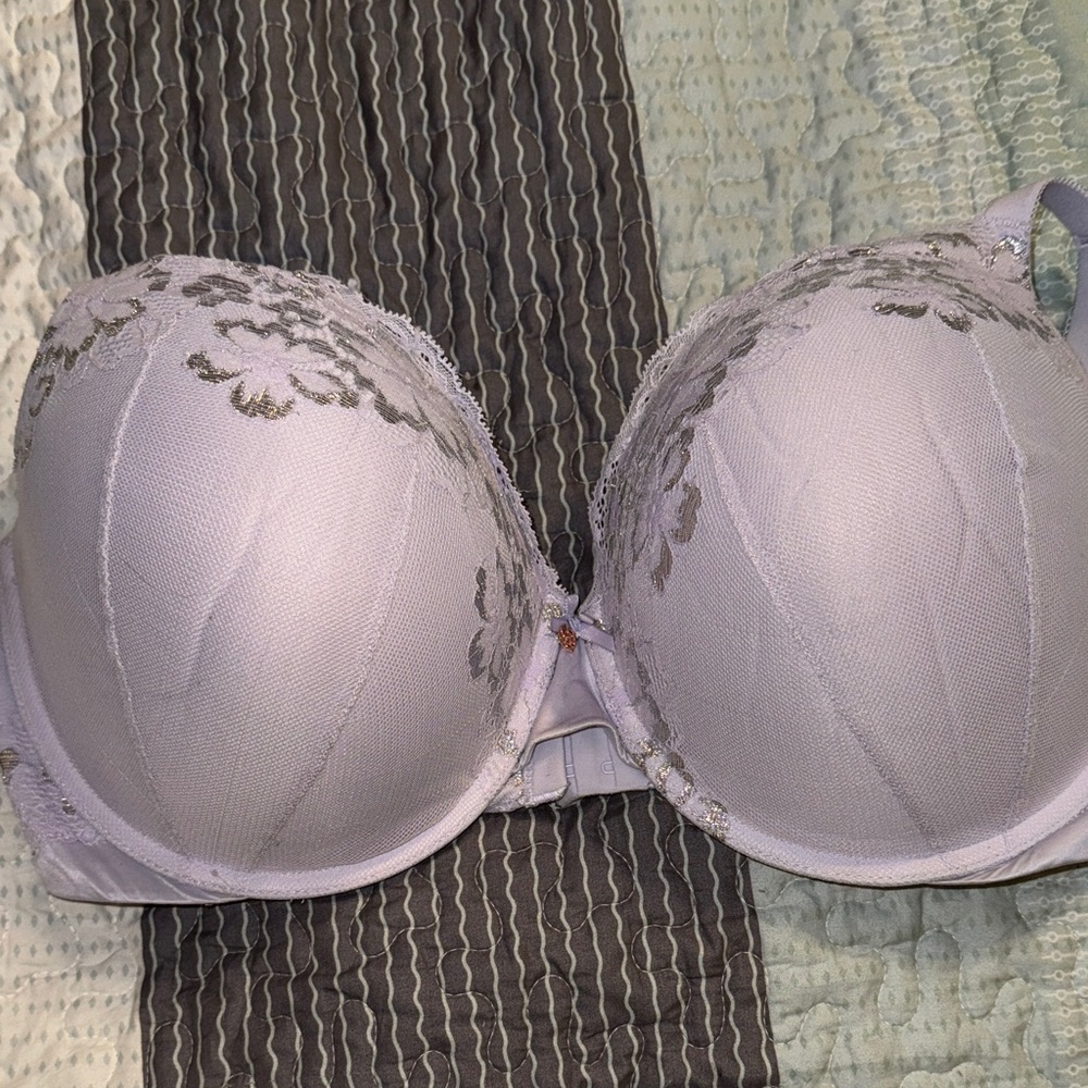 Victoria's Secret Light Purple Lace Bra